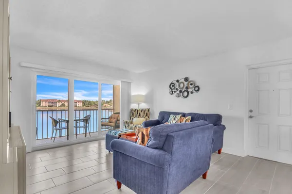 $4,000 | 4444 Northeast Ocean Boulevard, Unit E2, Jensen Beach, FL 34957