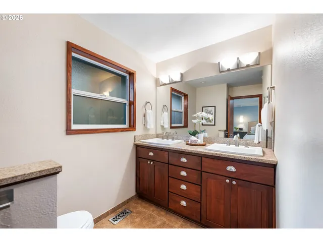 $639,900 | 32570 Glen View Lane, Scappoose, OR 97056