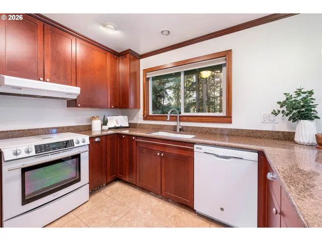 $639,900 | 32570 Glen View Lane, Scappoose, OR 97056