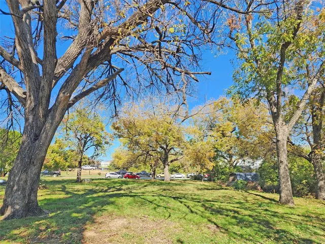 $875,000 | 614 Lone Oak Street, Lewisville, TX 75057