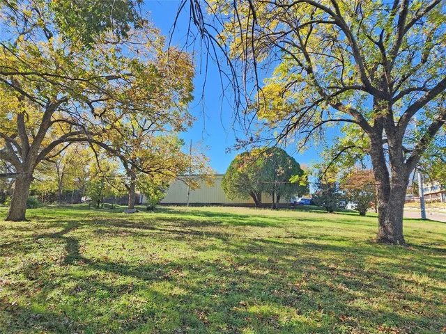 $875,000 | 614 Lone Oak Street, Lewisville, TX 75057