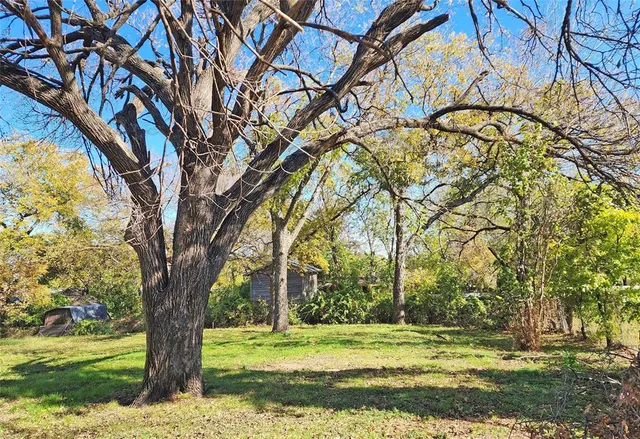 $875,000 | 614 Lone Oak Street, Lewisville, TX 75057