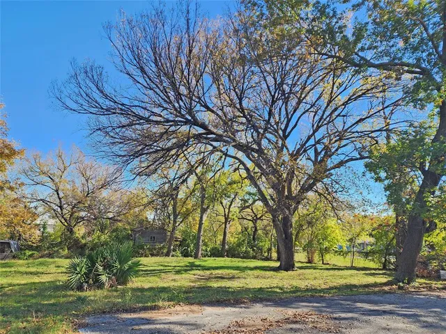$875,000 | 614 Lone Oak Street, Lewisville, TX 75057