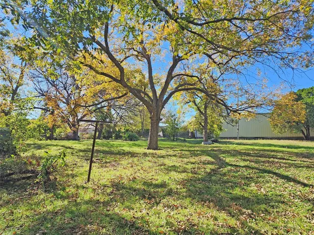 $875,000 | 614 Lone Oak Street, Lewisville, TX 75057