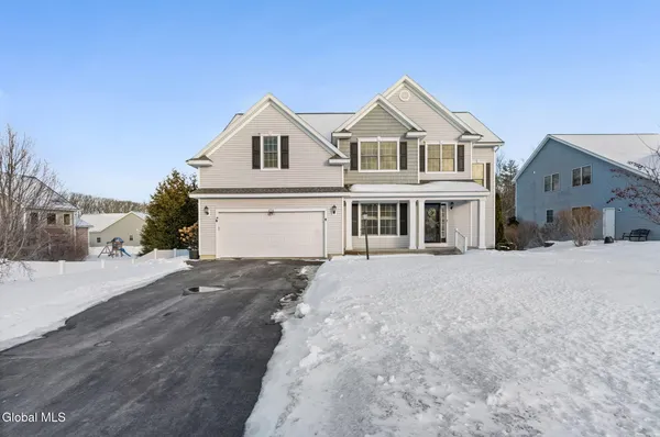 $575,000 | 256 North Alandale Avenue, Niskayuna, NY 12304