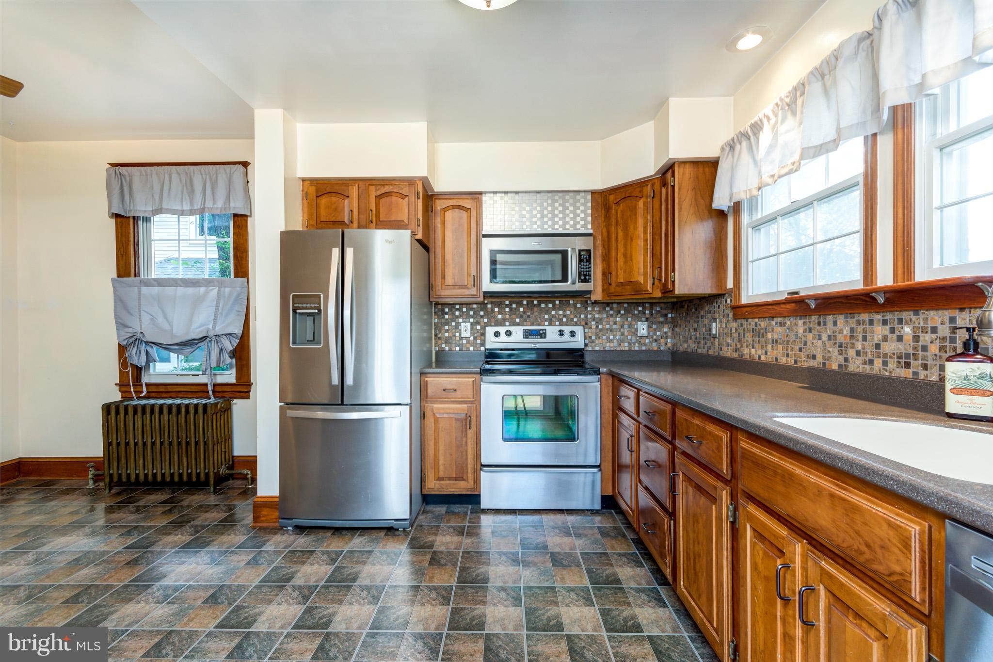 307 Hilltop Road Linthicum Heights, MD 21090 - Photo 15 of 30 Kitchen