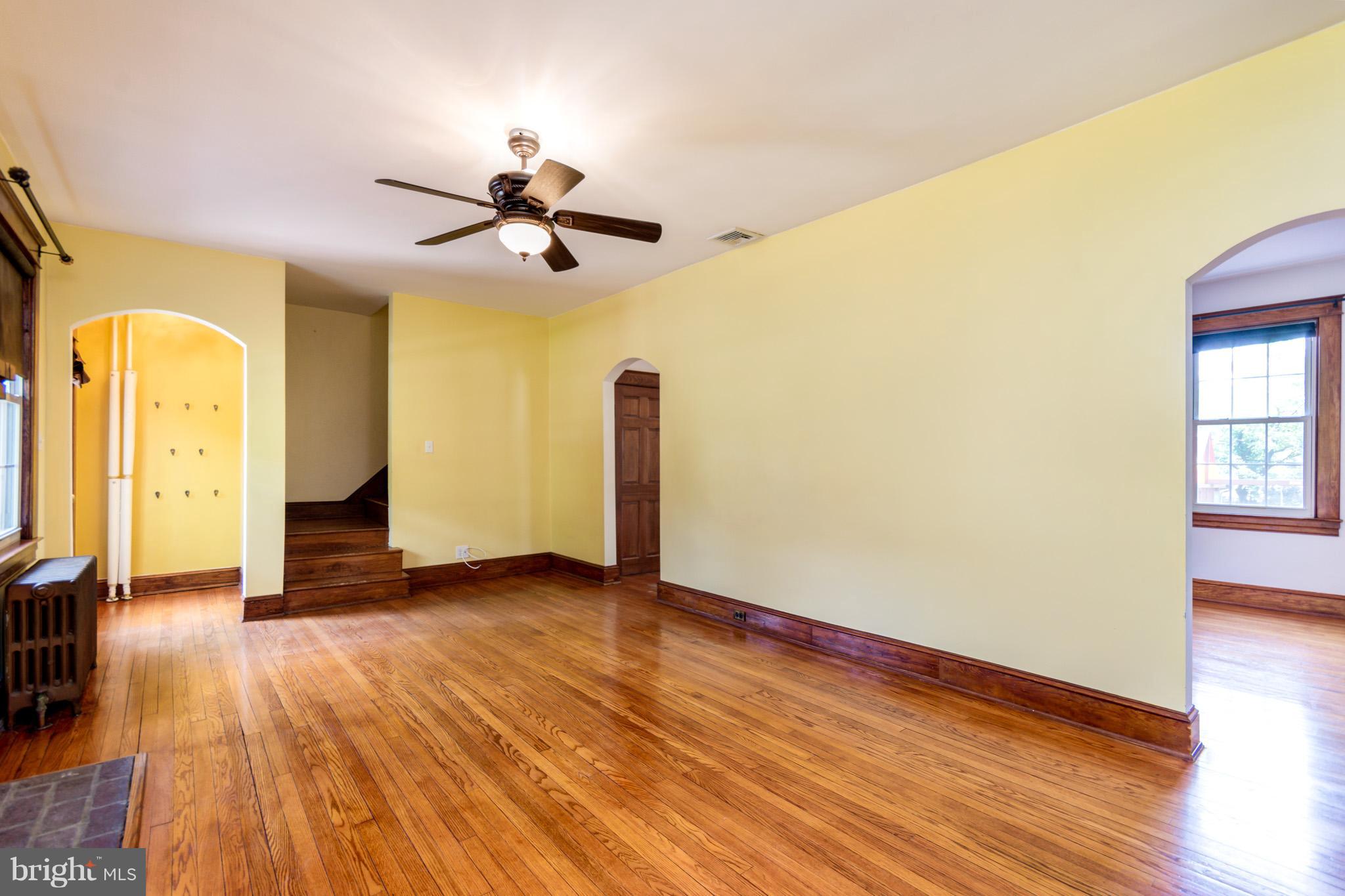 307 Hilltop Road Linthicum Heights, MD 21090 - Photo 8 of 30 Living Room