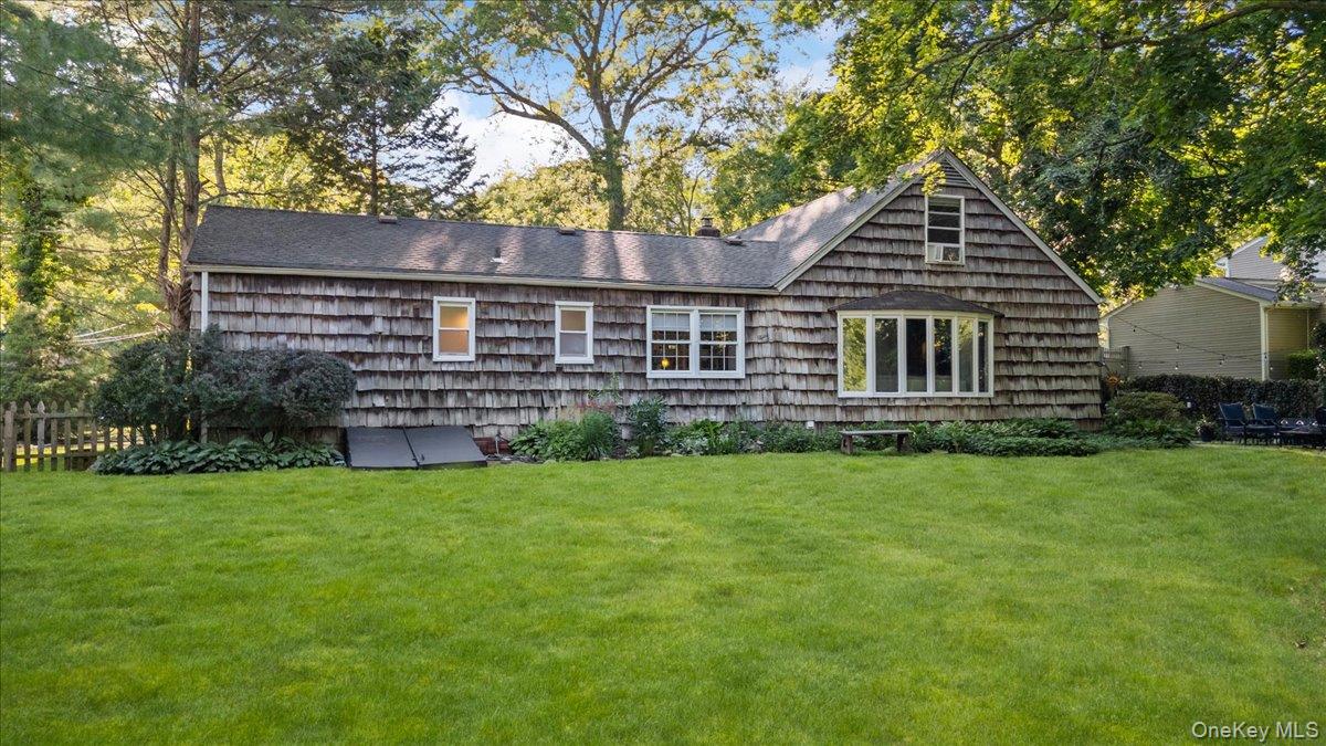 10 Rancher Place Huntington, NY 11743 - Photo 41 of 44