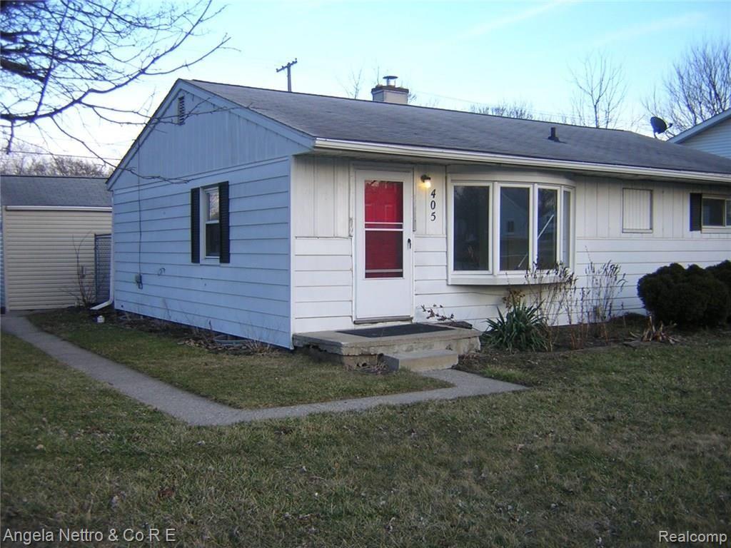 405 South Harris Road Ypsilanti, MI 48198 - Photo 2 of 8 CORNER SIDE OF HOME