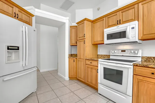 $8,000 | 22 Windward Isle, Unit ISLE(S), Palm Beach Gardens, FL 33418