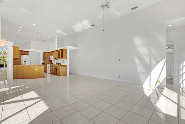 $8,000 | 22 Windward Isle, Unit ISLE(S), Palm Beach Gardens, FL 33418