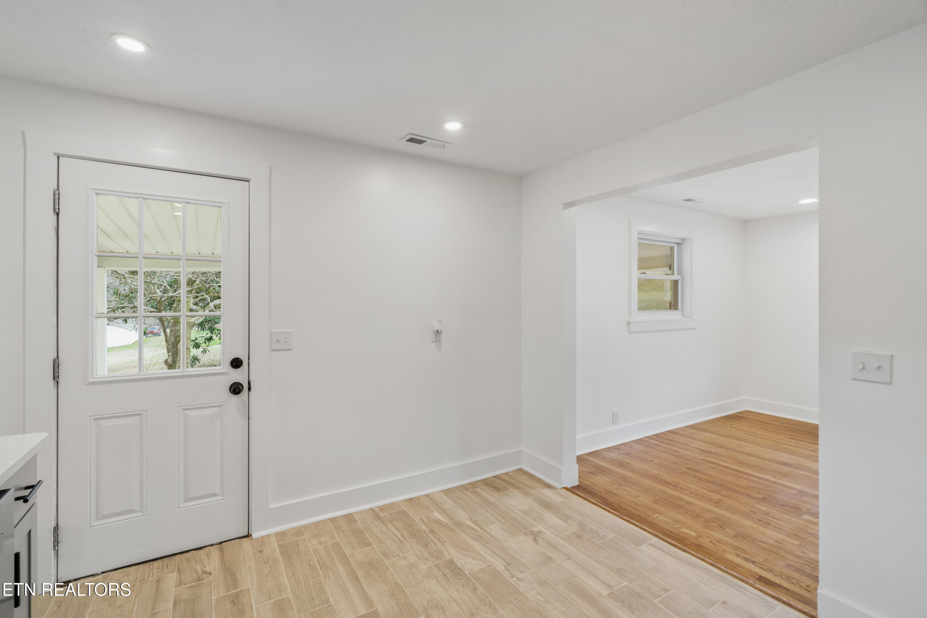 709 Foust Carney Road Powell, TN 37849 - Photo 12 of 38 709 Foust Carney Road-17