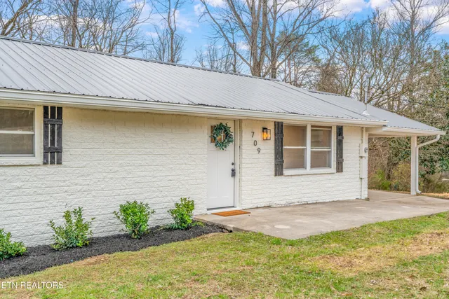 $354,900 | 709 Foust Carney Road, Powell, TN 37849