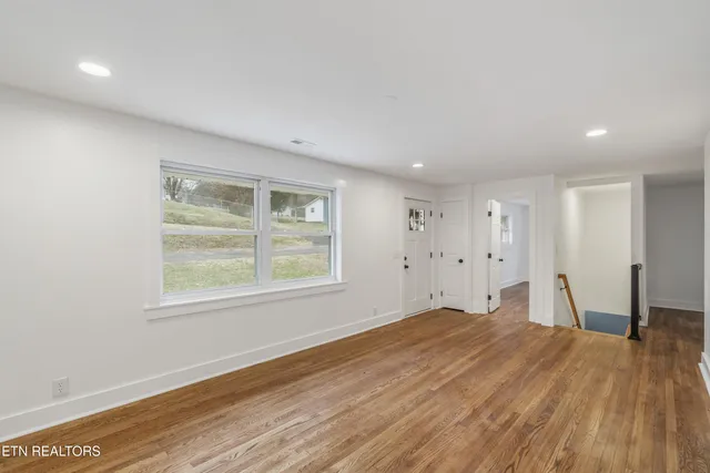 $354,900 | 709 Foust Carney Road, Powell, TN 37849