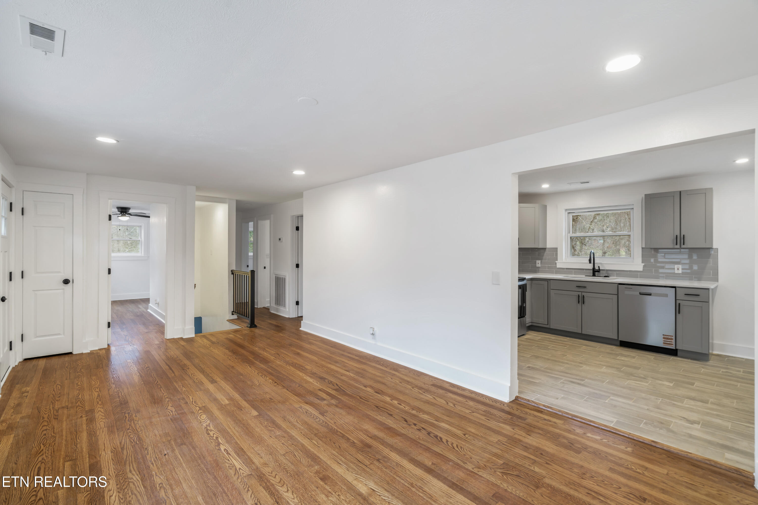 709 Foust Carney Road Powell, TN 37849 - Photo 6 of 38 709 Foust Carney Road-12