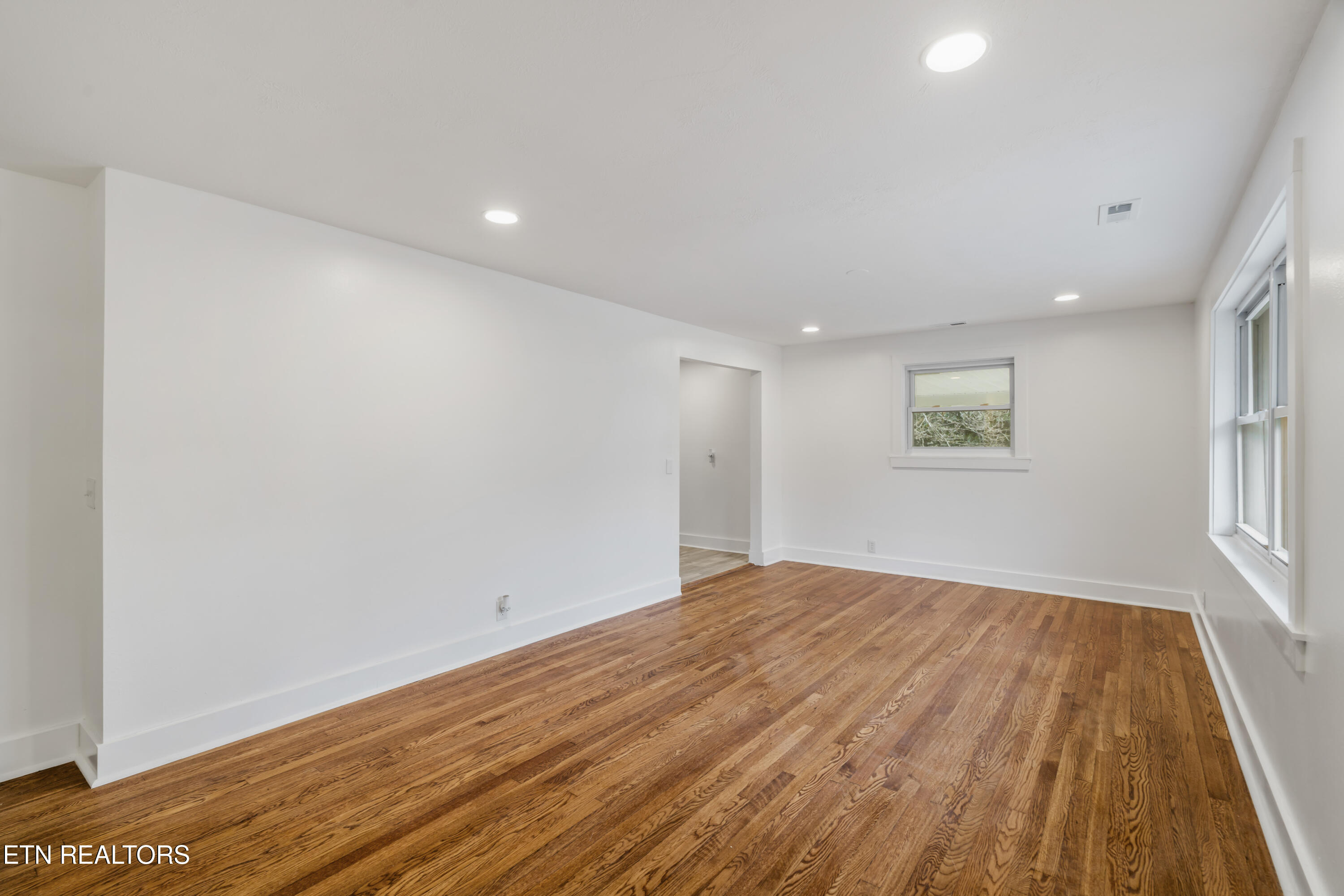 709 Foust Carney Road Powell, TN 37849 - Photo 8 of 38 709 Foust Carney Road-10