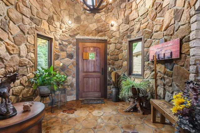 $1,595,000 | 11 Neal Lane, Monmouth, ME 04259