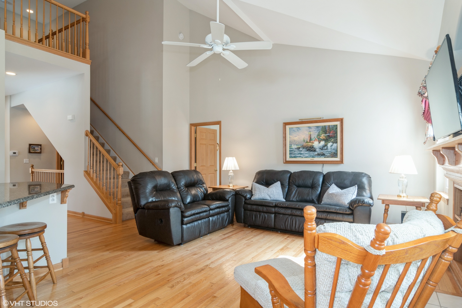 312 Quarry Ridge Circle Sugar Grove, IL 60554 - Photo 6 of 23 a living room with furniture
