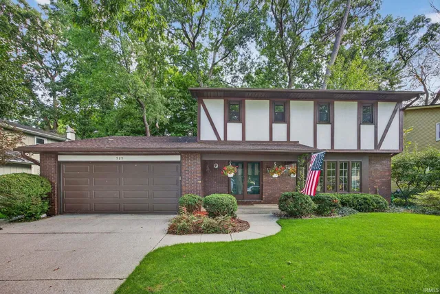 $329,900 | 929 Deepwood Court, Mishawaka, IN 46544
