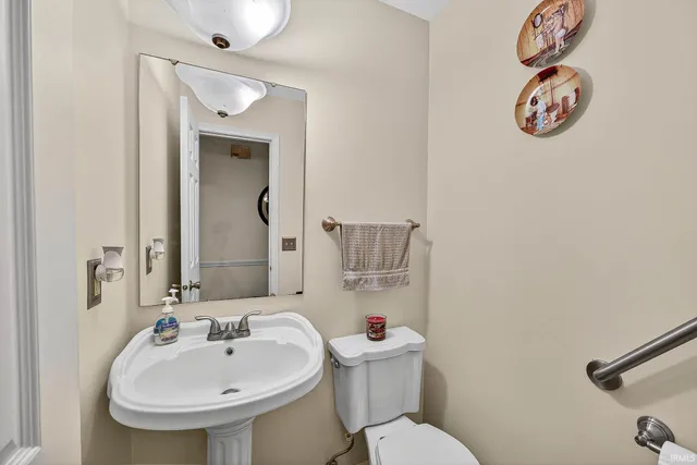 $329,900 | 929 Deepwood Court, Mishawaka, IN 46544