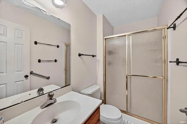 $329,900 | 929 Deepwood Court, Mishawaka, IN 46544