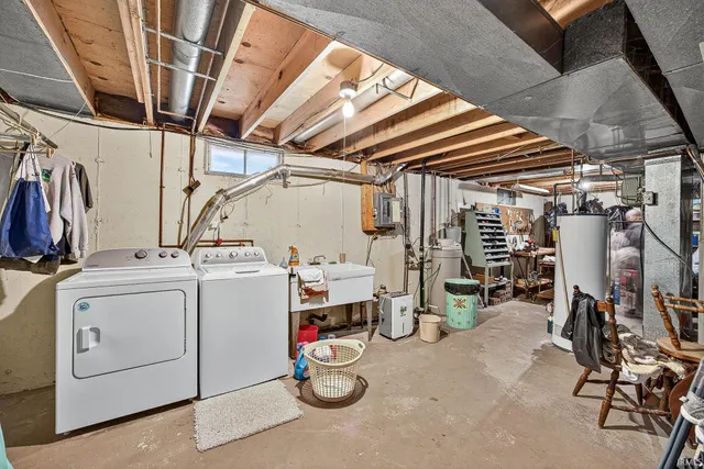 $329,900 | 929 Deepwood Court, Mishawaka, IN 46544