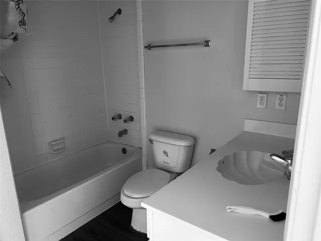 $145,000 | 2207 South Braeswood Boulevard, Unit 42E, Houston, TX 77030