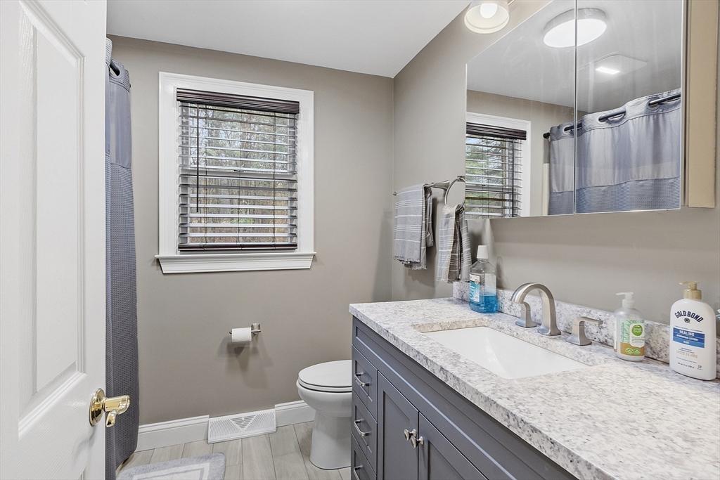 178 Warren Road Townsend, MA 01469 - Photo 8 of 40