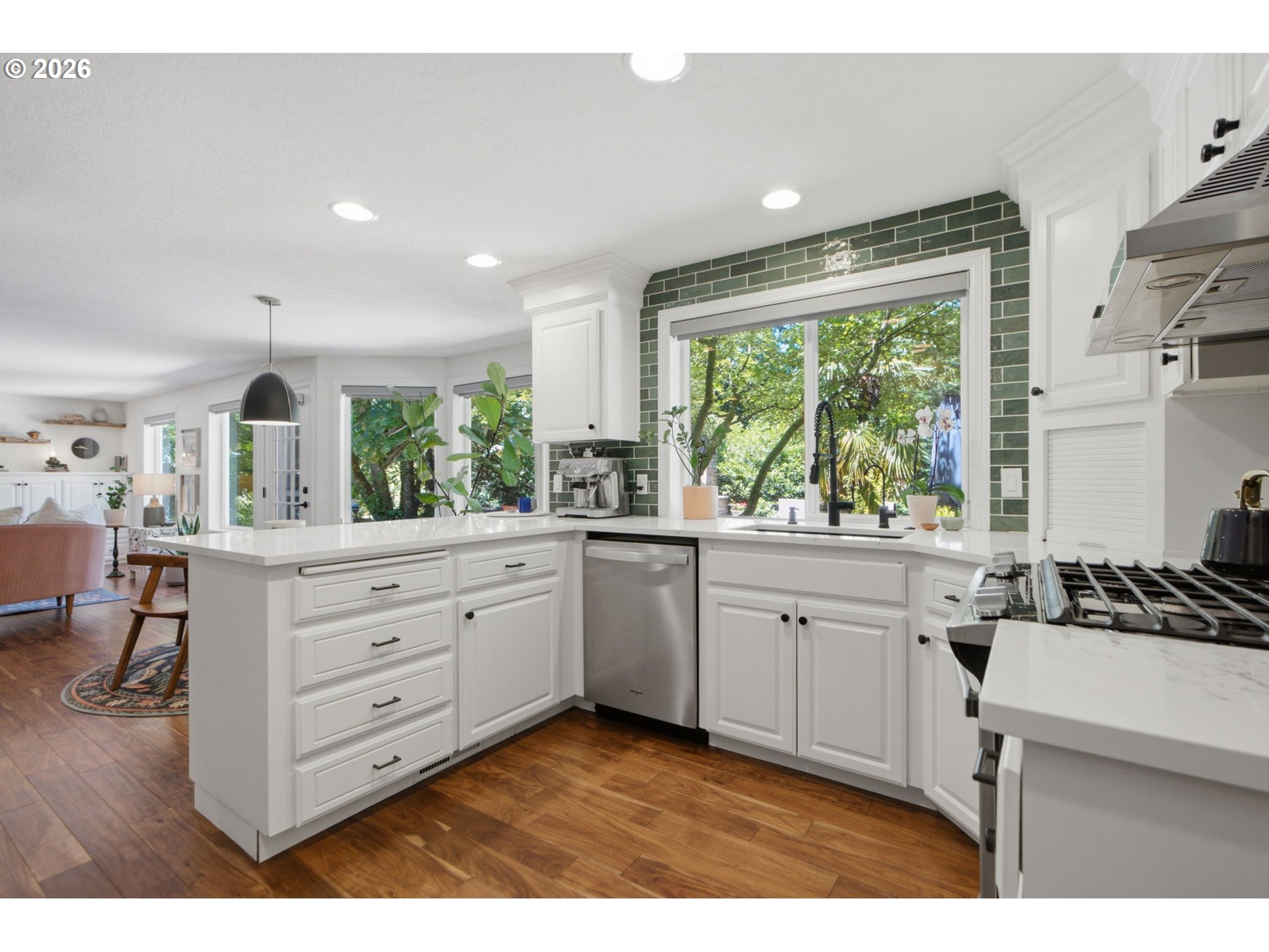 4875 Southeast Hill Road Milwaukie, OR 97267 - Photo 10 of 48