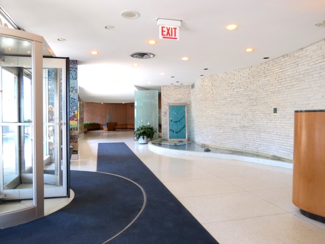 6301 North Sheridan Road, Unit 18C Chicago, IL 60660 - Photo 8 of 9