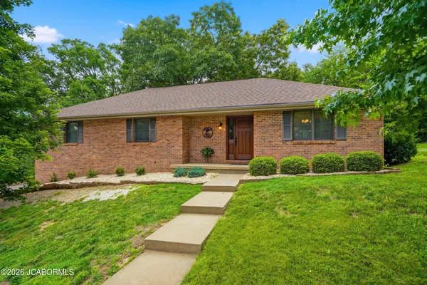 $342,900 | 108 Kingsbury Court, Jefferson City, MO 65109