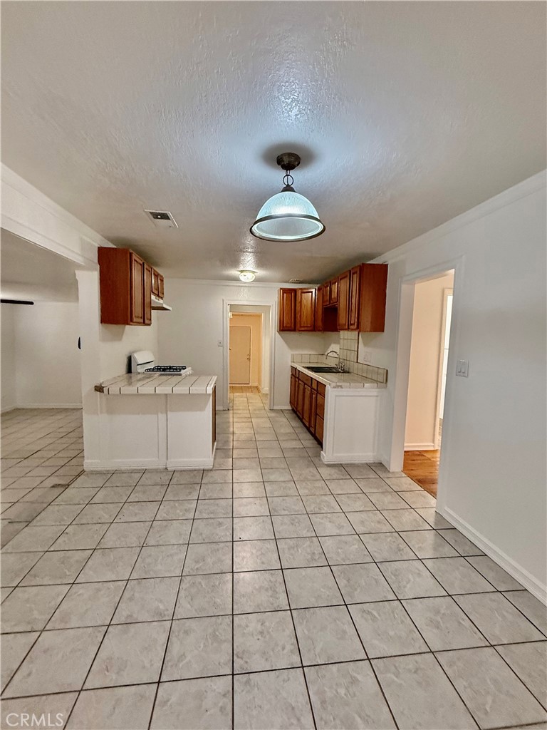 1020 West 24th Street Merced, CA 95340 - Photo 17 of 24 Eating Area