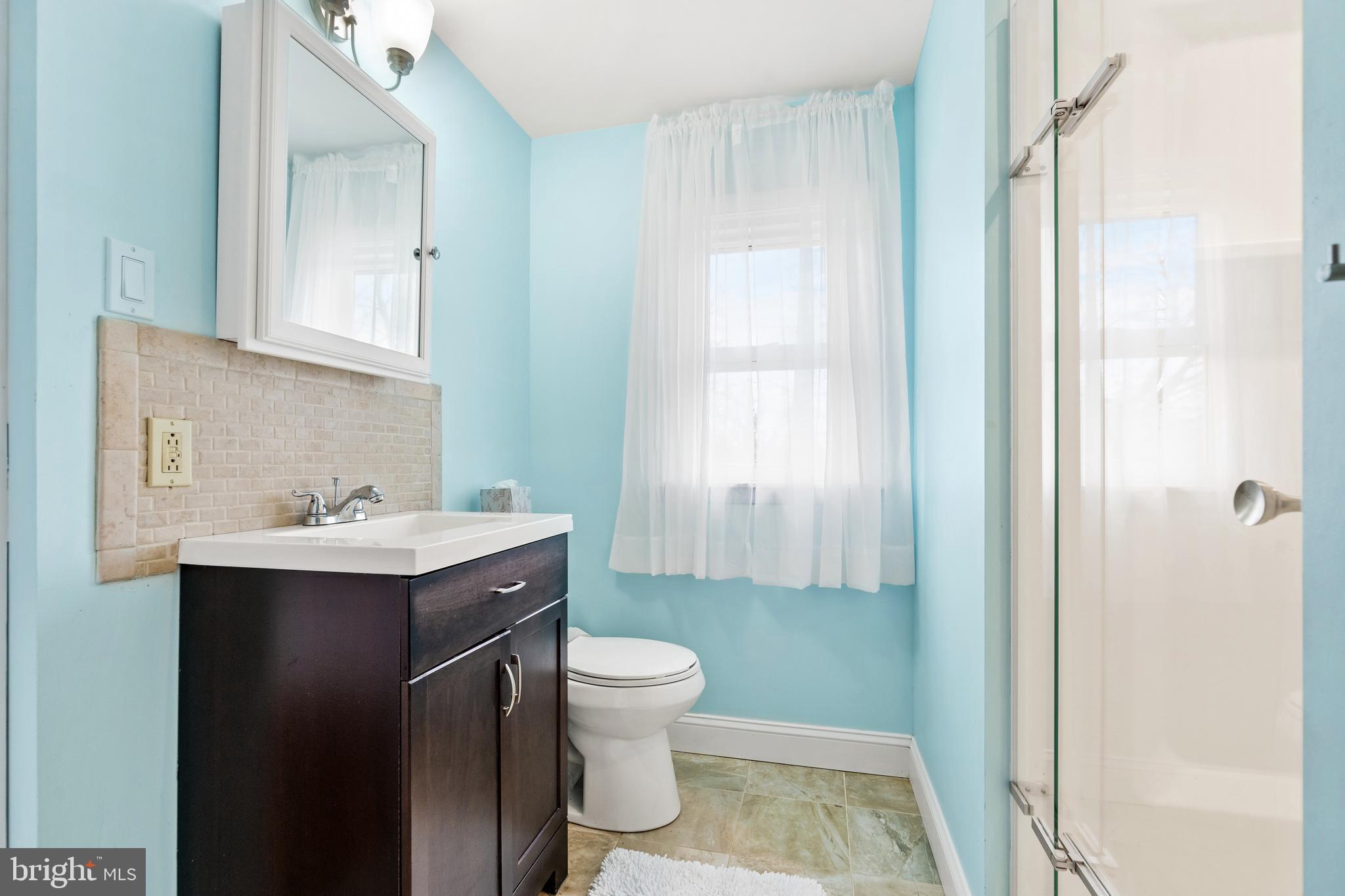 921 Thornton Road Marcus Hook, PA 19061 - Photo 24 of 27