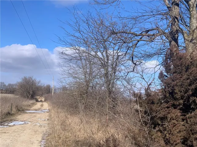 $60,000 | 25500 East 700th Road, Pleasanton, KS 66075