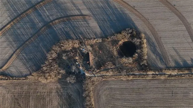 $60,000 | 25500 East 700th Road, Pleasanton, KS 66075