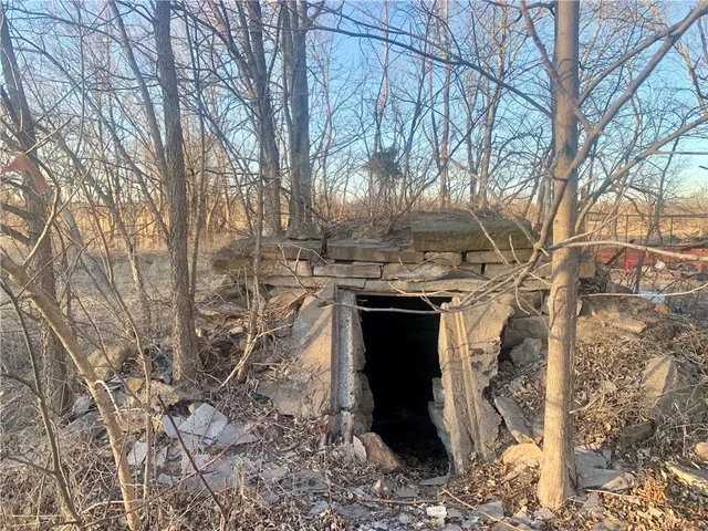 $60,000 | 25500 East 700th Road, Pleasanton, KS 66075