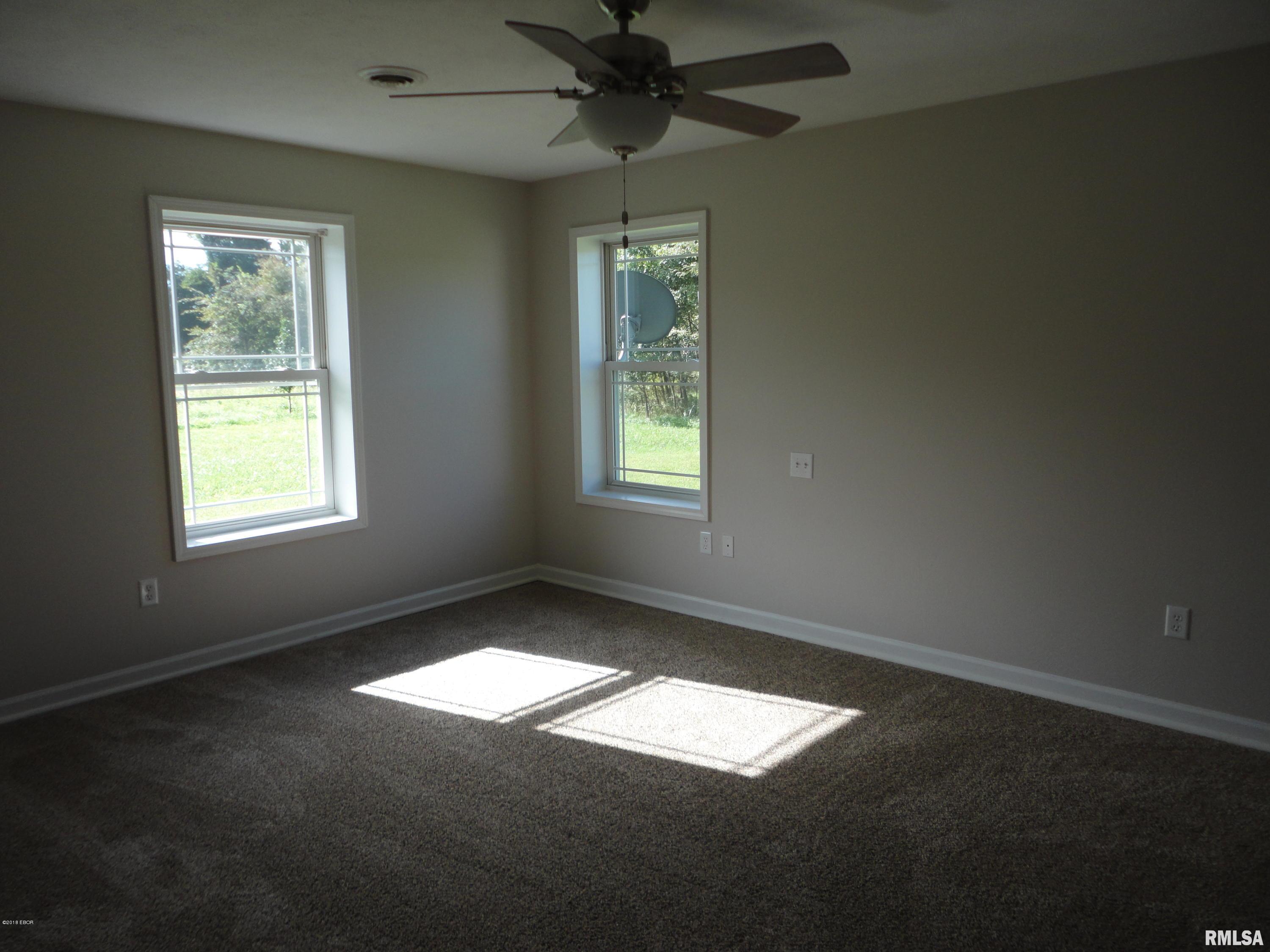 11217 Husband Road Marion, IL 62959 - Photo 5 of 8
