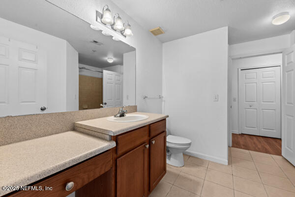 8550 Touchton Road, Unit 2014 Jacksonville, FL 32216 - Photo 12 of 32 8550 Touchton Pic 16 bath from bedroom