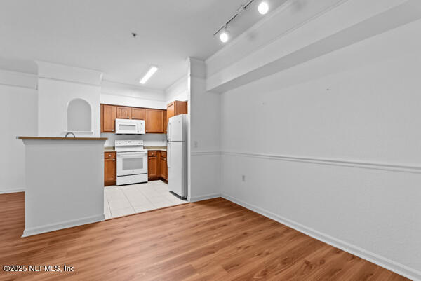 8550 Touchton Pic 8 dining-Kitchen