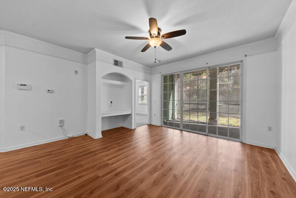8550 Touchton Pic 11 living enclace