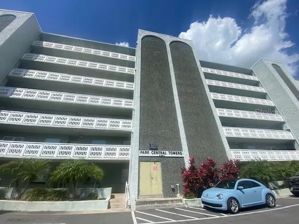 $1,650 | 7321 Central Avenue, Unit 202, St. Petersburg, FL 33710