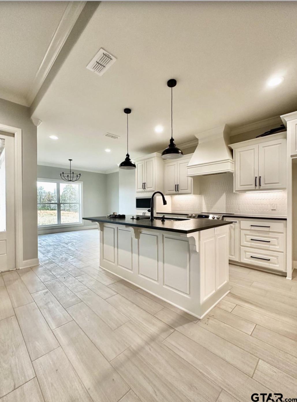 349 Brooks Jefferson, TX 75657 - Photo 11 of 41