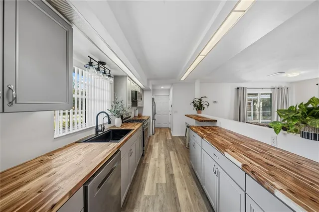 a en suite bathroom with a sink a toilet and shower