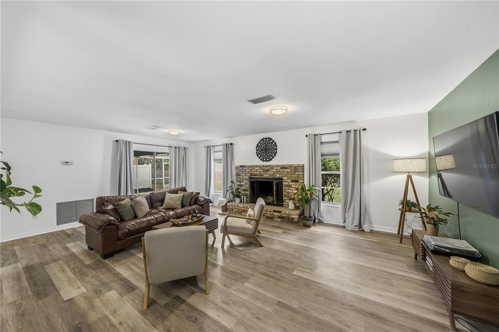 1002 Pine Tree Drive Eustis, FL 32726 - Photo 6 of 64