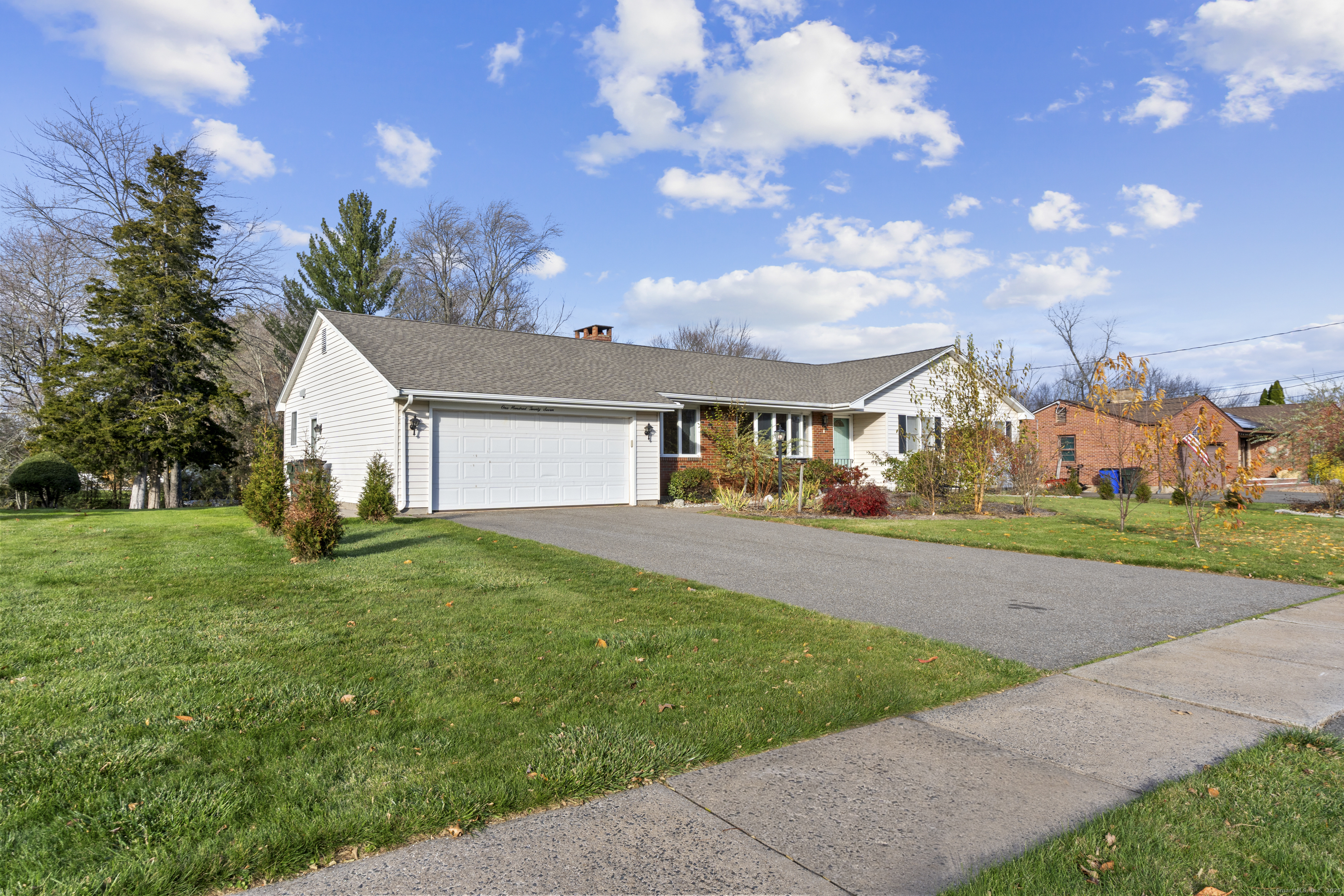 127 Two Rod Highway Wethersfield, CT 06109 - Photo 2 of 24