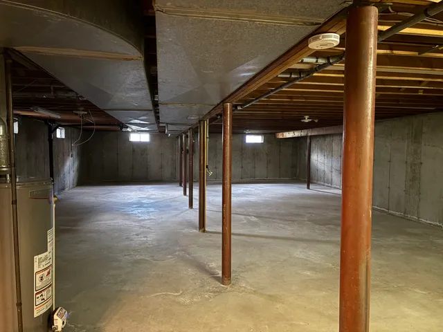 $3,600 | 127 Two Rod Highway, Wethersfield, CT 06109