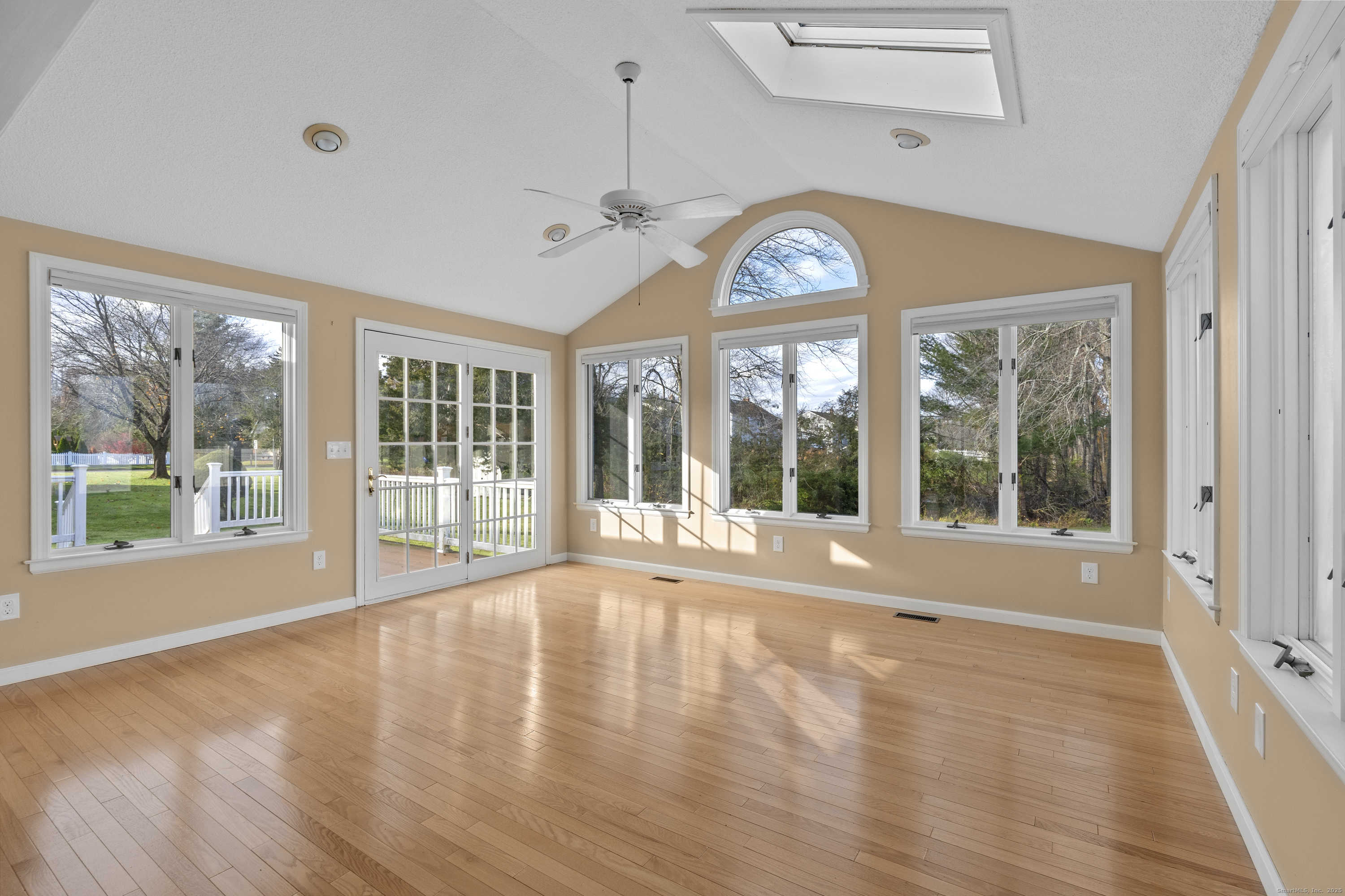 127 Two Rod Highway Wethersfield, CT 06109 - Photo 3 of 24