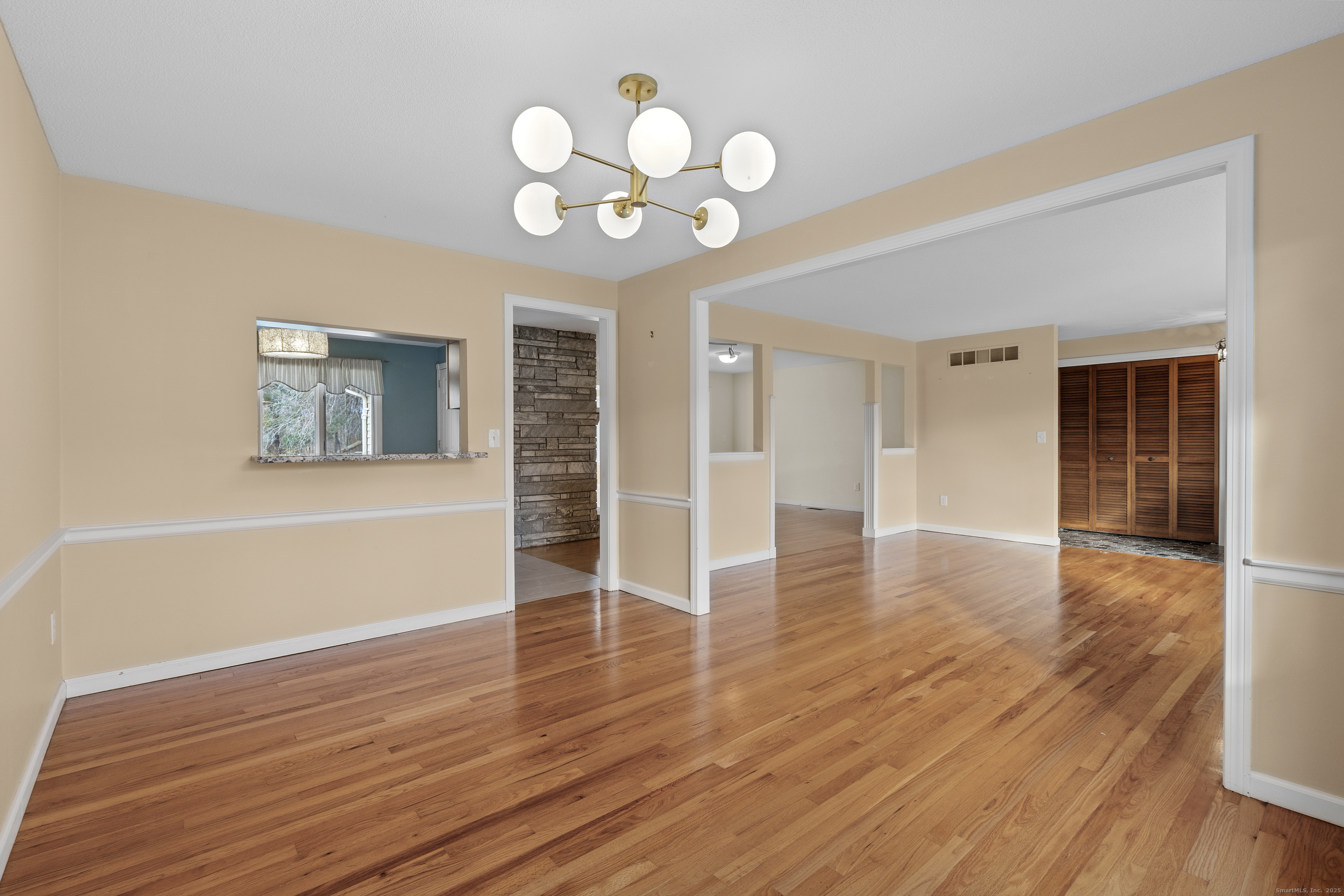 127 Two Rod Highway Wethersfield, CT 06109 - Photo 6 of 24