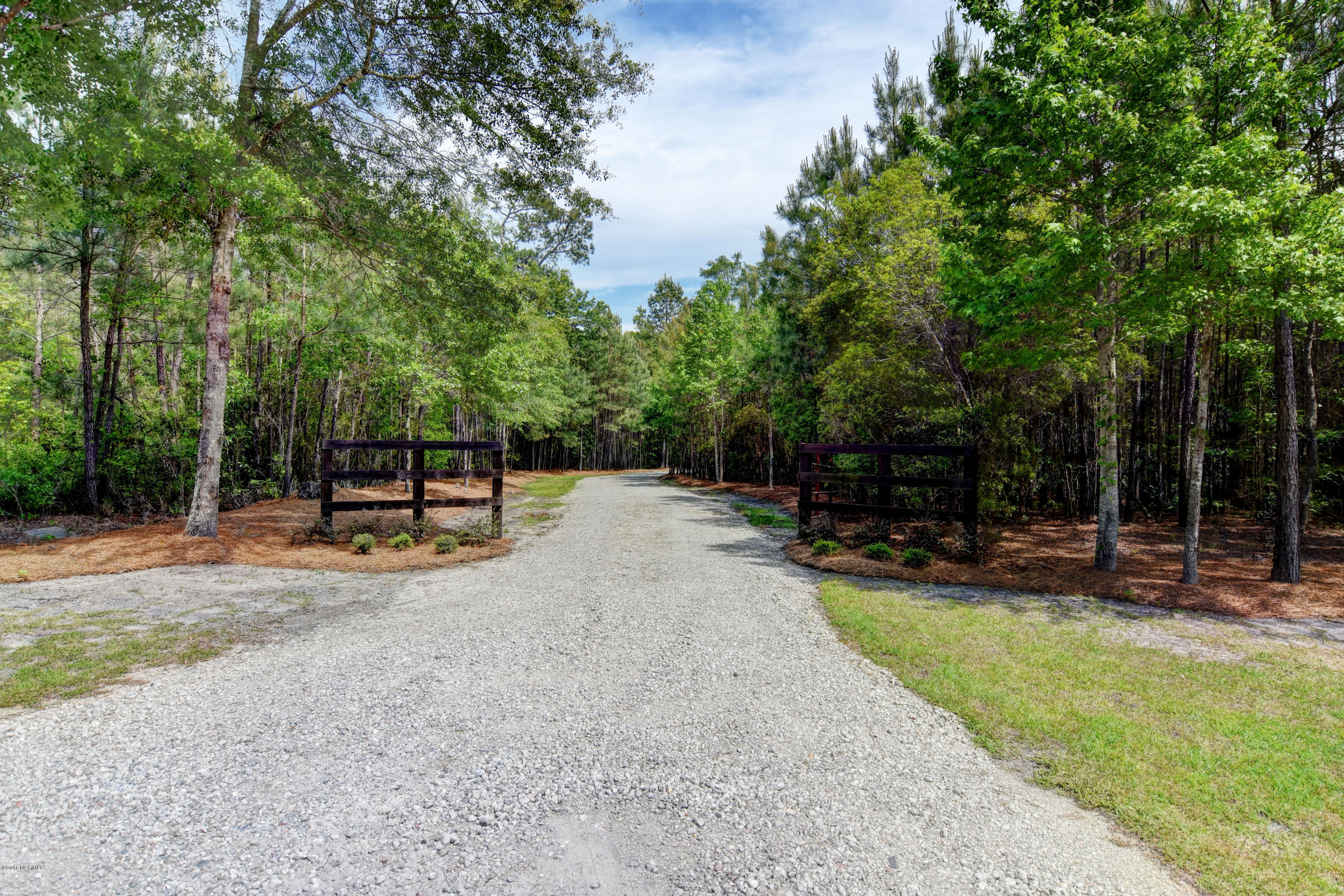 8520 Highsmith Road Rocky Point, NC 28457 - Photo 4 of 32 8520 Highsmith Rd Rocky Point-print-012-