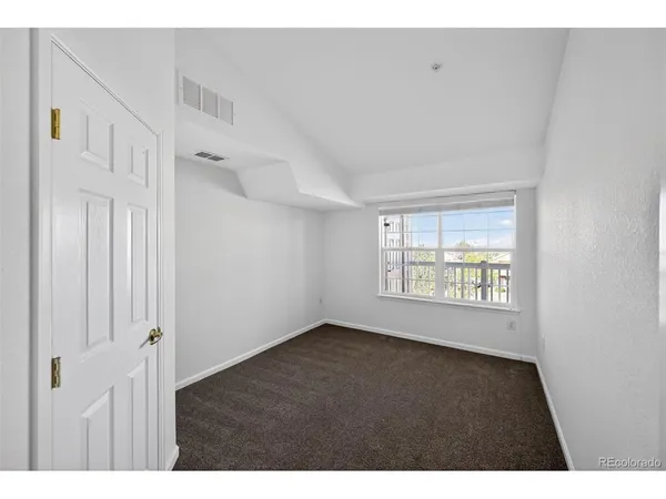 $325,000 | 5733 North Gibralter Way, Unit 306, Aurora, CO 80019
